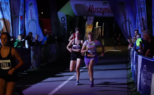 Pobiegli na Milę! Bieg dostarczył zawodnikom sporo wrażeń [WIDEO] - 40